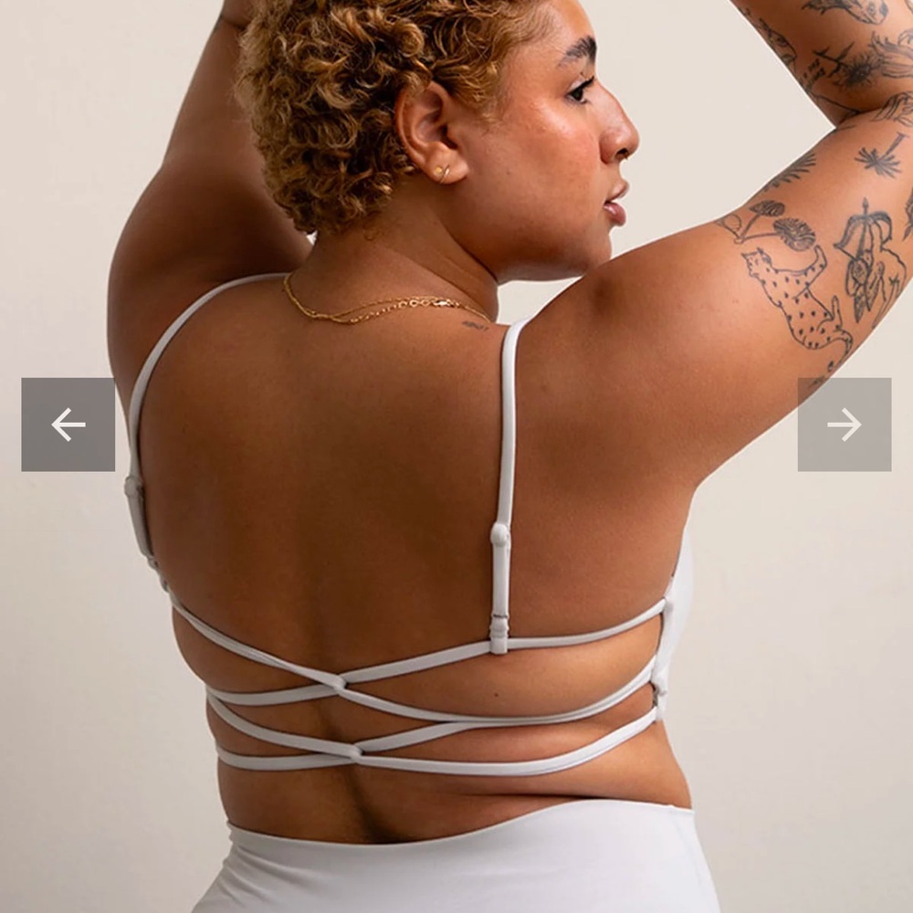 CLASSIC FIT BAREBACK BRA with adjustable Straps - White (Brand new/never worn)